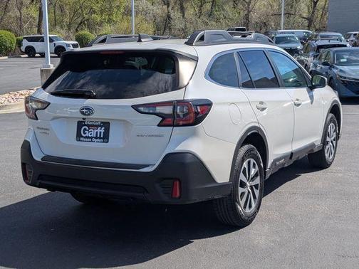 Crystal White Pearl 2022 Subaru Outback Premium