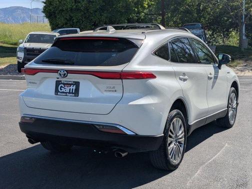 Blizzard Pearl 2021 Toyota Venza XLE
