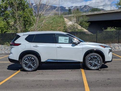 Everest White P 2026 Nissan Rogue Platinum