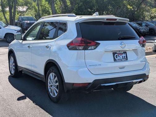 White 2019 Nissan Rogue SV