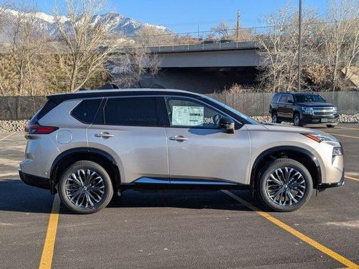2t Chpn Blk Roo 2026 Nissan Rogue Platinum