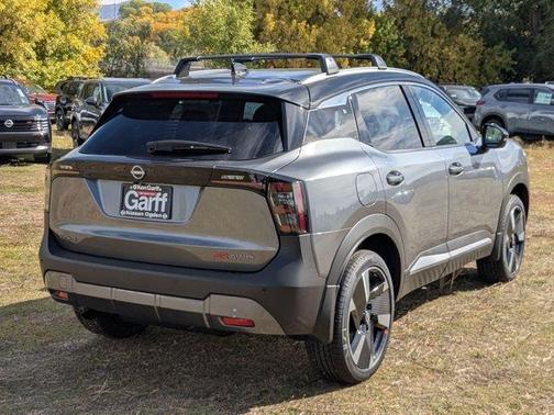 2t Gun Blk Roof 2026 Nissan Kicks SR