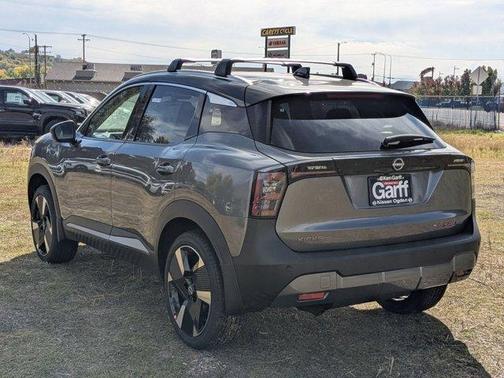 2t Gun Blk Roof 2026 Nissan Kicks SR