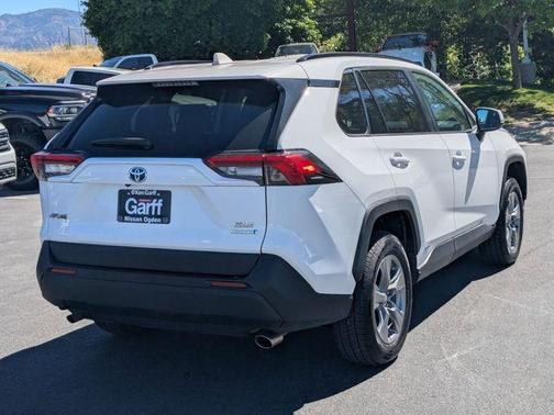 White 2022 Toyota RAV4 Hybrid XLE