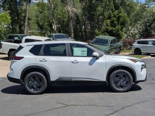 Pearl 2026 Nissan Rogue SV
