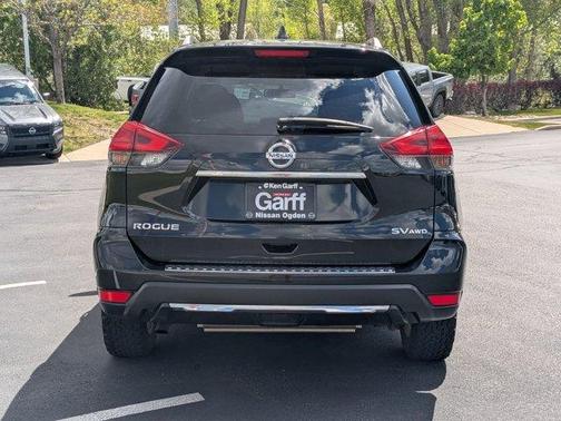 Magnetic Black 2017 Nissan Rogue SV