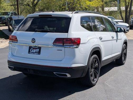 Pure White 2022 Volkswagen Atlas 3.6L SE w/Technology