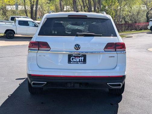 Pure White 2022 Volkswagen Atlas 3.6L SE w/Technology