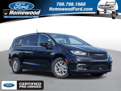 Diamond Black Crystal Pearlcoat 2025 Chrysler Pacifica L