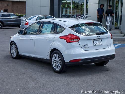Oxford White 2018 Ford Focus SE