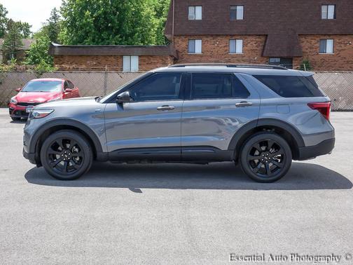 CARBONIZED GRAY METALLIC 2024 Ford Explorer ST-Line