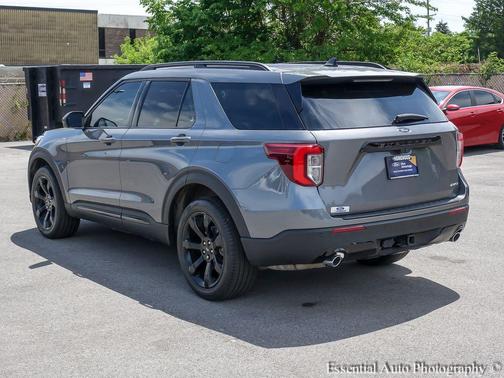 CARBONIZED GRAY METALLIC 2024 Ford Explorer ST-Line