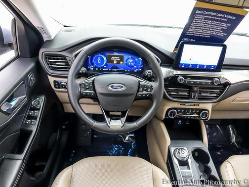 2022 Ford Escape Titanium