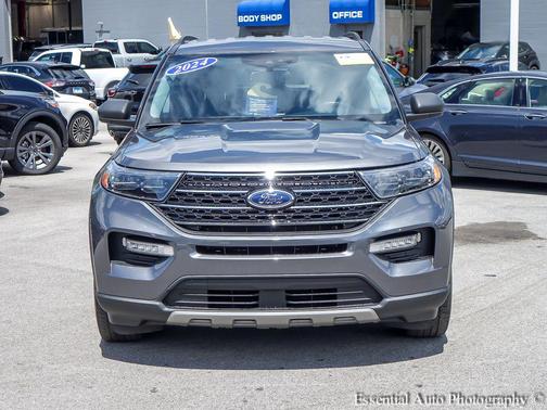 CARBONIZED GRAY METALLIC 2024 Ford Explorer XLT