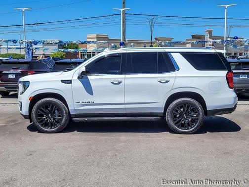 Summit White 2023 GMC Yukon SLE