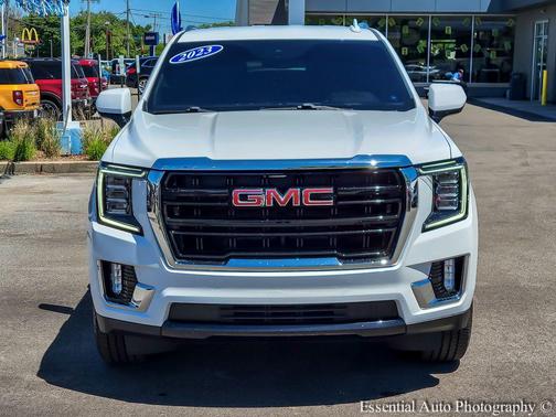Summit White 2023 GMC Yukon SLE