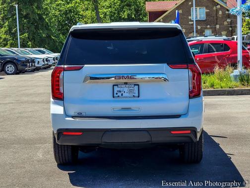 Summit White 2023 GMC Yukon SLE