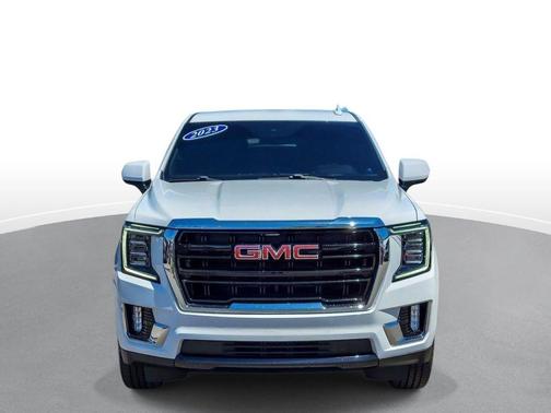Summit White 2023 GMC Yukon SLE