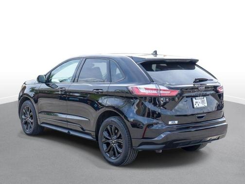 AGATE BLACK METALLIC 2023 Ford Edge SE