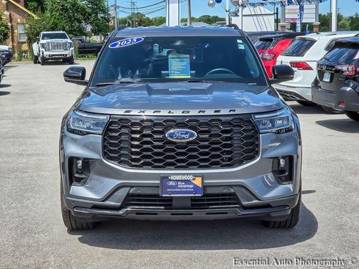 Gray Metallic 2025 Ford Explorer ST-Line