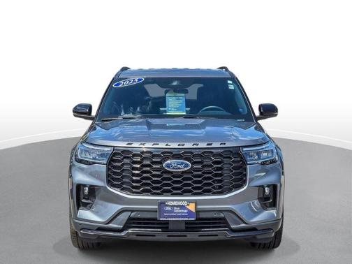 Gray Metallic 2025 Ford Explorer ST-Line