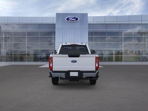 Oxford White 2026 Ford F-250 XLT