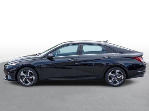 Phantom Black 2022 Hyundai ELANTRA SEL