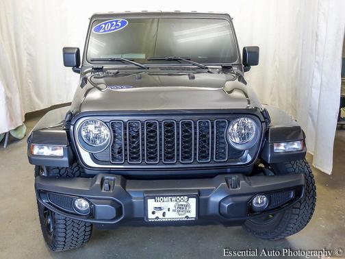 2025 Jeep Gladiator Nighthawk