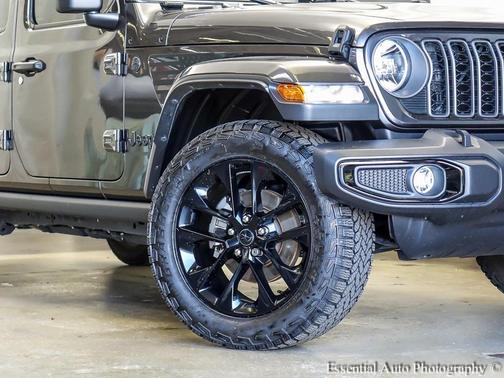 2025 Jeep Gladiator Nighthawk