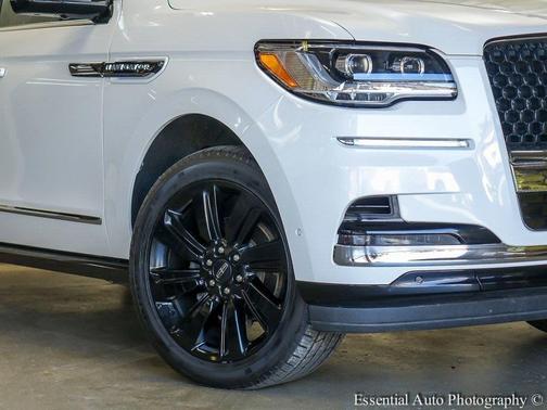 2022 Lincoln Navigator Black Label