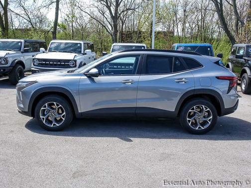 Sterling Gray Metallic 2025 Chevrolet Trax LT