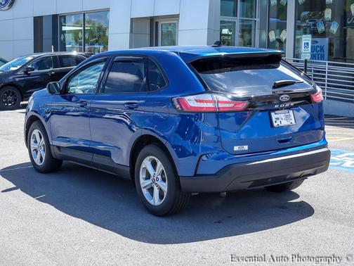 ATLAS BLUE 2021 Ford Edge SE