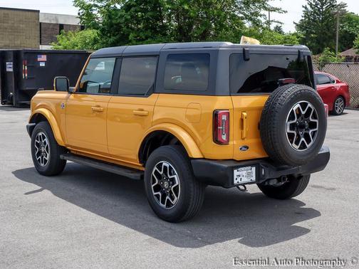 CYBER ORANGE MET TRI-COAT 2022 Ford Bronco Outer Banks