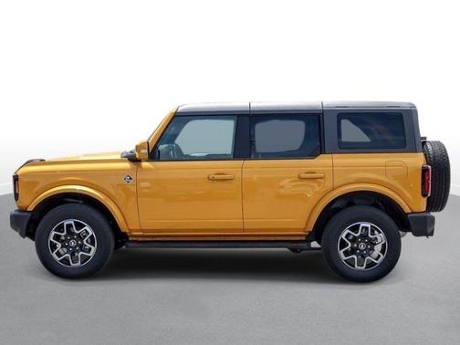 CYBER ORANGE MET TRI-COAT 2022 Ford Bronco Outer Banks