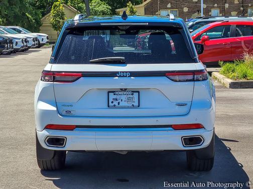 Bright White Clearcoat 2022 Jeep Grand Cherokee Summit