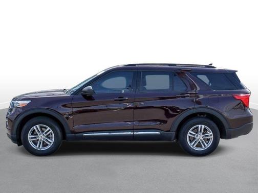 JEWEL RED MET TINTED CC 2022 Ford Explorer XLT