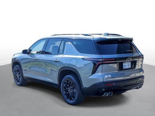 Sterling Gray Metallic 2026 Chevrolet Traverse LT
