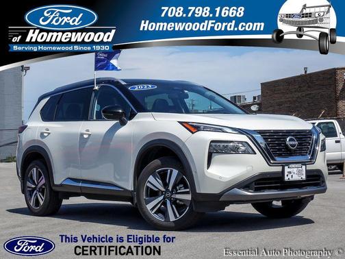 Pearl White Tricoat/Super Black 2023 Nissan Rogue SL