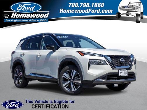 Pearl White Tricoat/Super Black 2023 Nissan Rogue SL