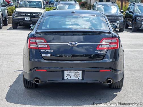 Tuxedo Black Metallic 2015 Ford Taurus Limited