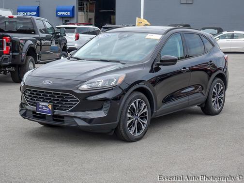 AGATE BLACK METALLIC 2021 Ford Escape SE