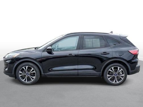 AGATE BLACK METALLIC 2021 Ford Escape SE
