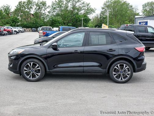 AGATE BLACK METALLIC 2021 Ford Escape SE