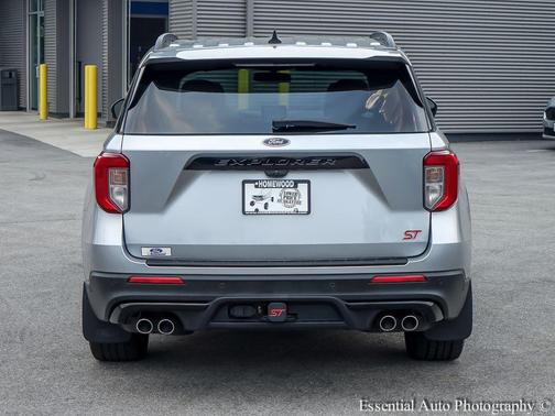 Iconic Silver Metallic 2022 Ford Explorer ST