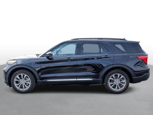 AGATE BLACK METALLIC 2024 Ford Explorer XLT
