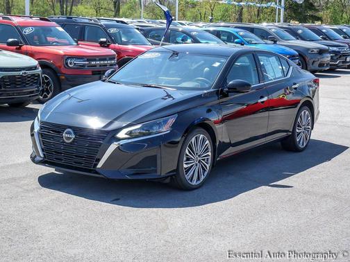 Super Black 2023 Nissan Altima 2.5 SL
