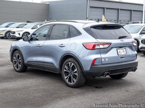 ICED BLUE SILVER METALLIC 2022 Ford Escape SE
