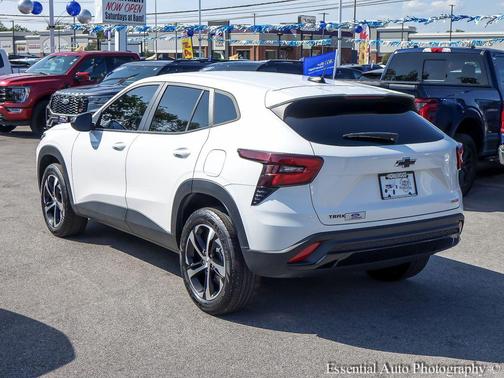 Summit White 2024 Chevrolet Trax FWD 1RS