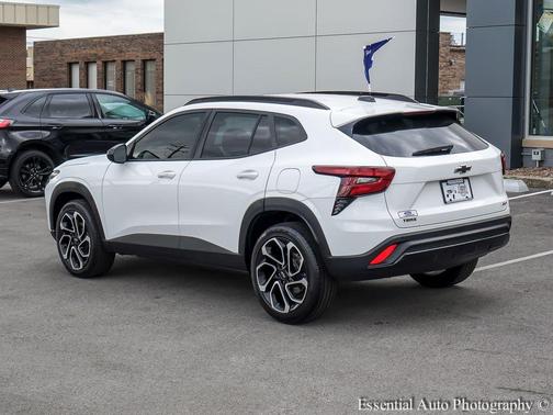 Summit White 2024 Chevrolet Trax FWD 2RS