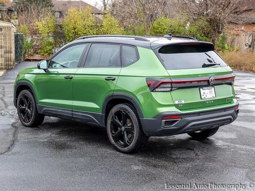 2025 Volkswagen Taos 1.5T SE Black